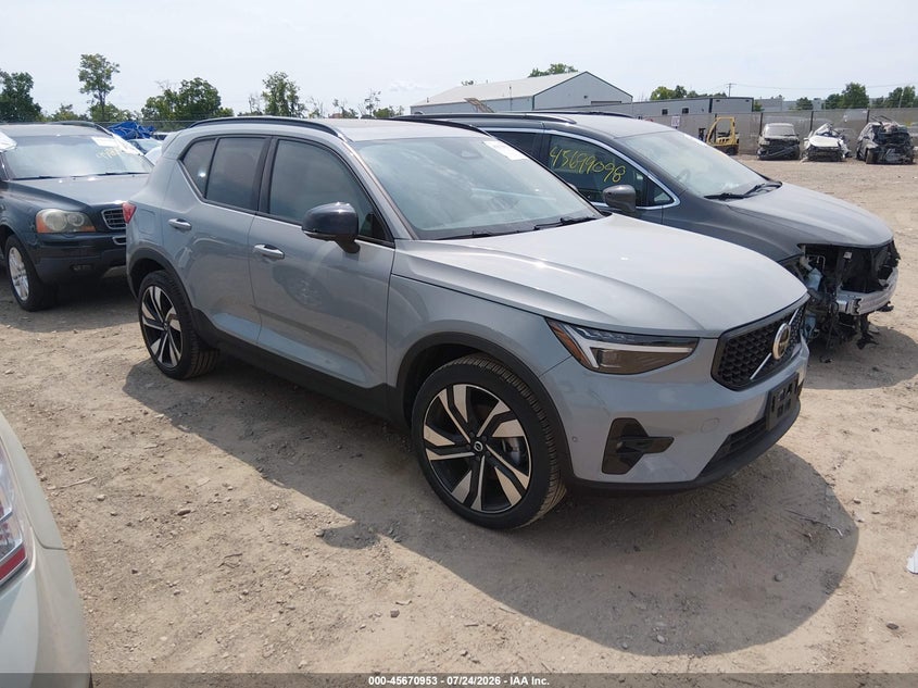 2024 Volvo Xc40 VIN YV4L12UM0R2280164 IAAI salvage auction — UNKNOWN, Salvage Title, sold $12,300 on 2026-08-19 (photo 1)