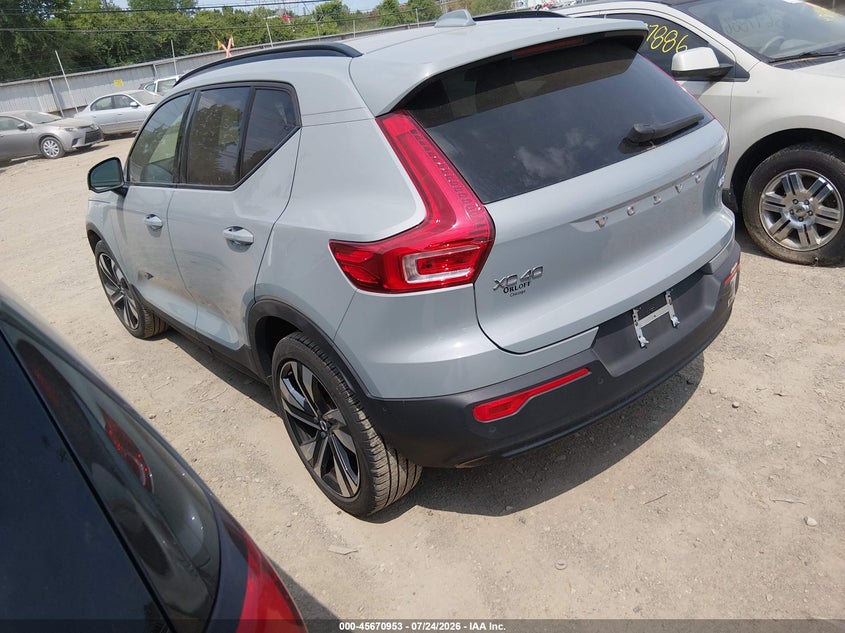 2024 Volvo Xc40 VIN YV4L12UM0R2280164 IAAI salvage auction — UNKNOWN, Salvage Title, sold $12,300 on 2026-08-19 (photo 3)