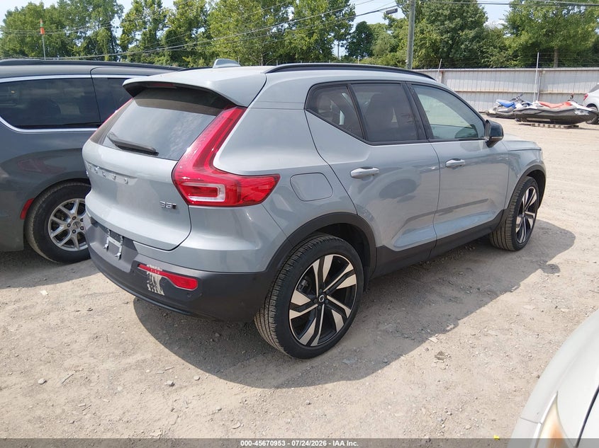 2024 Volvo Xc40 VIN YV4L12UM0R2280164 IAAI salvage auction — UNKNOWN, Salvage Title, sold $12,300 on 2026-08-19 (photo 4)