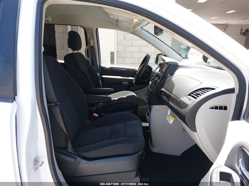 2018 Dodge Grand caravan VIN 2C4RDGBG3JR309953 IAAI salvage auction — NORMAL WEAR, Sf97 (California), sold $16,450 on 2026-07-30 (photo 5)