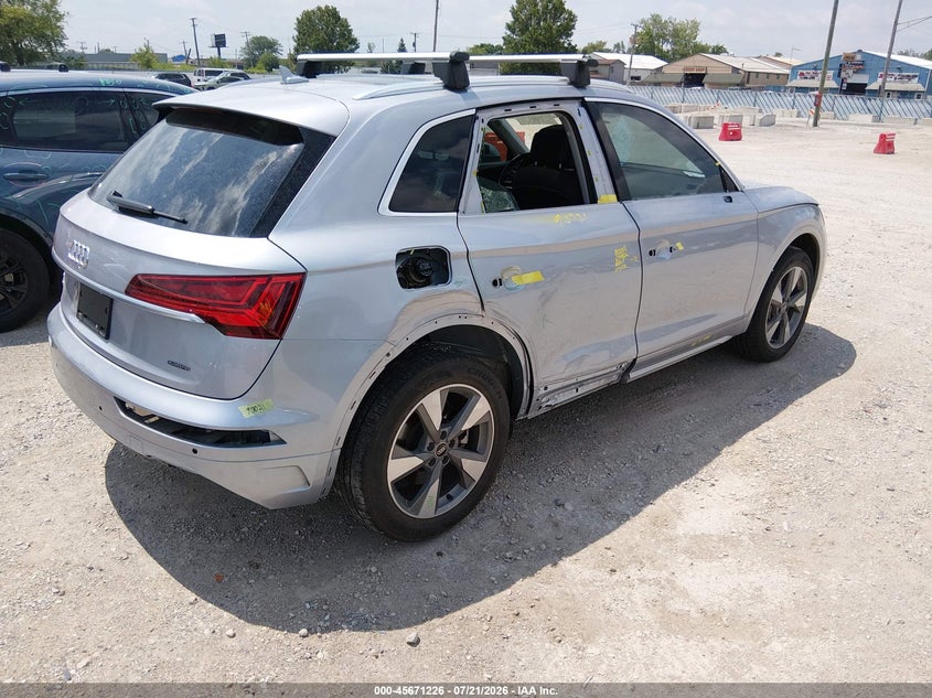 2023 Audi Q5 VIN WA1BBAFYXP2056879 IAAI salvage auction — SIDE, Salvage (Illinois), sold $13,100 on 2026-08-30 (photo 4)