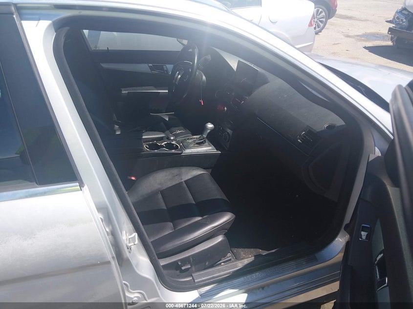 2008 Mercedes-benz C class VIN WDDGF54X48F050285 IAAI salvage auction — WATER/FLOOD, Salvage (Louisiana), sold $250 on 2026-08-04 (photo 5)