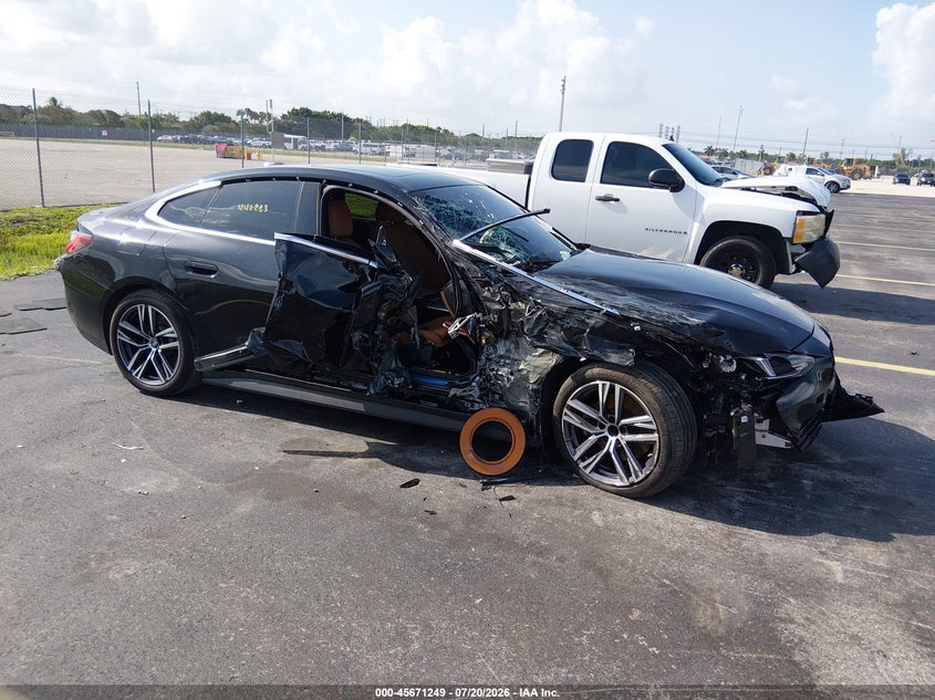 2025 BMW 4er VIN WBA23FB06SFT76442 — IAAI salvage auction photo