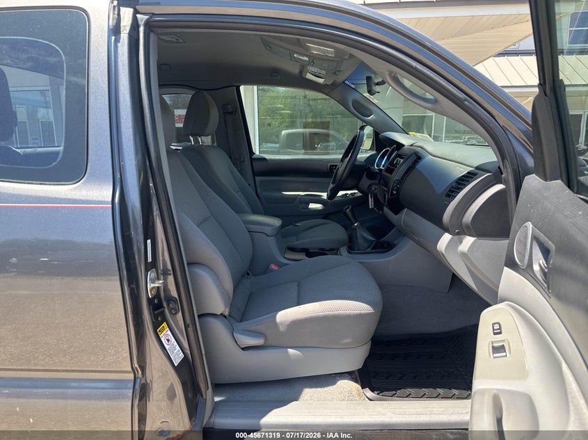 2009 Toyota Tacoma VIN 5TEUX42N59Z613533 IAAI salvage auction — NORMAL WEAR, Clear (New York), sold $1,250 on 2026-07-22 (photo 5)