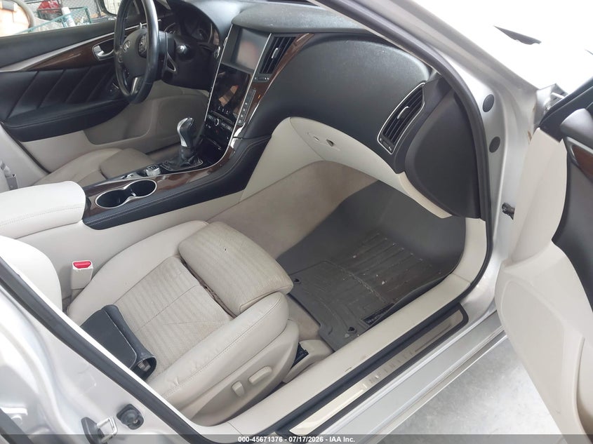 2014 Infiniti Q50 VIN JN1BV7AP5EM677997 IAAI salvage auction — NORMAL WEAR, Clear (Virginia), sold $3,425 on 2026-07-31 (photo 5)