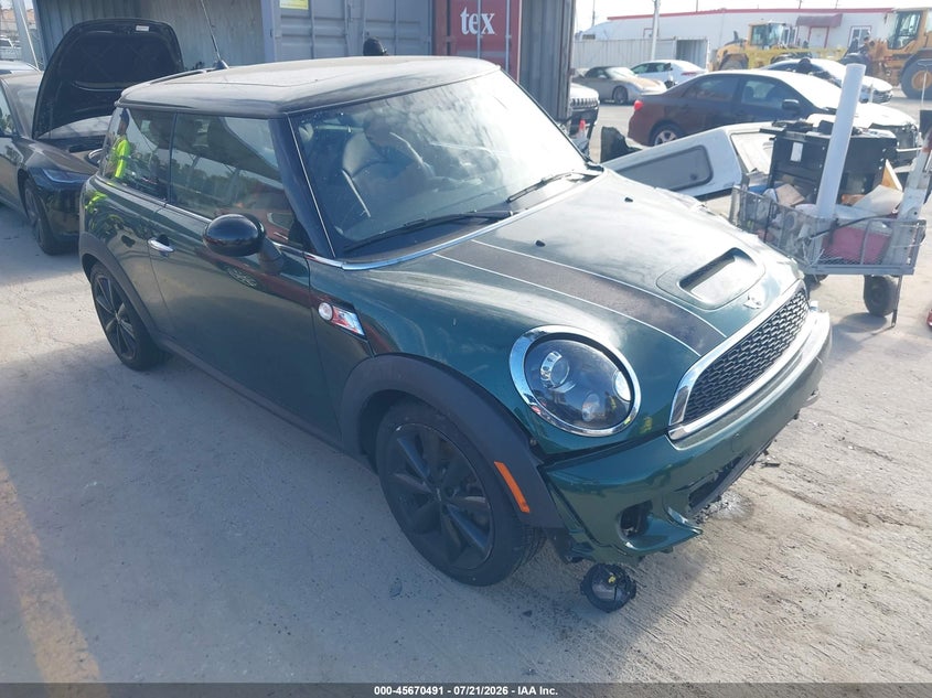 2013 Mini Hard top VIN WMWSV3C58DT394545 IAAI salvage auction — FRONT END, Wait Title, sold $375 on 2026-08-29 (photo 1)