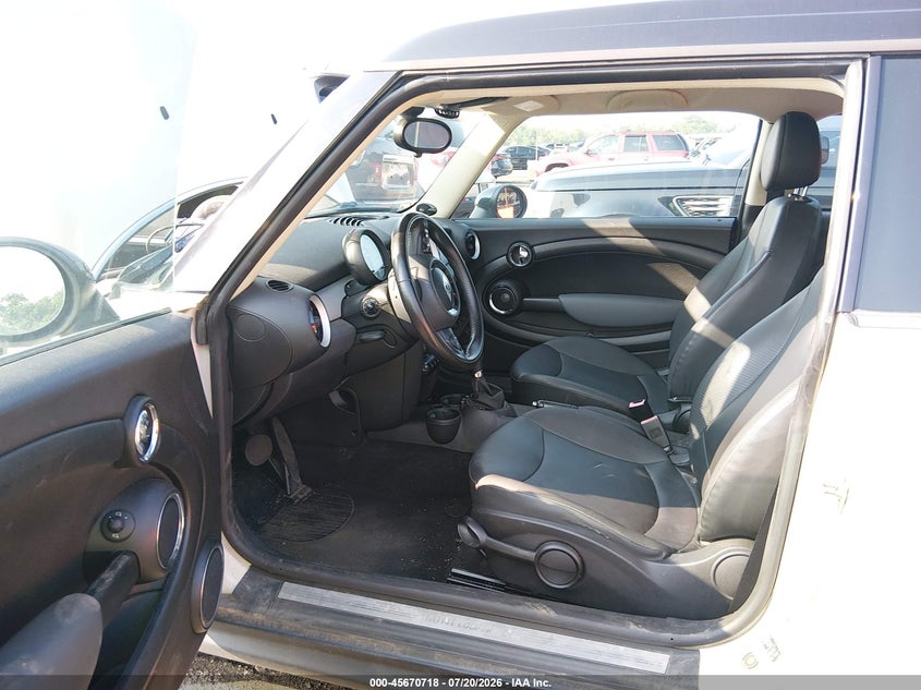 2011 Mini Cooper clubman VIN WMWZF3C56BTY00167 IAAI salvage auction — FRONT END, Salvage (Ohio), sold $300 on 2026-08-05 (photo 5)
