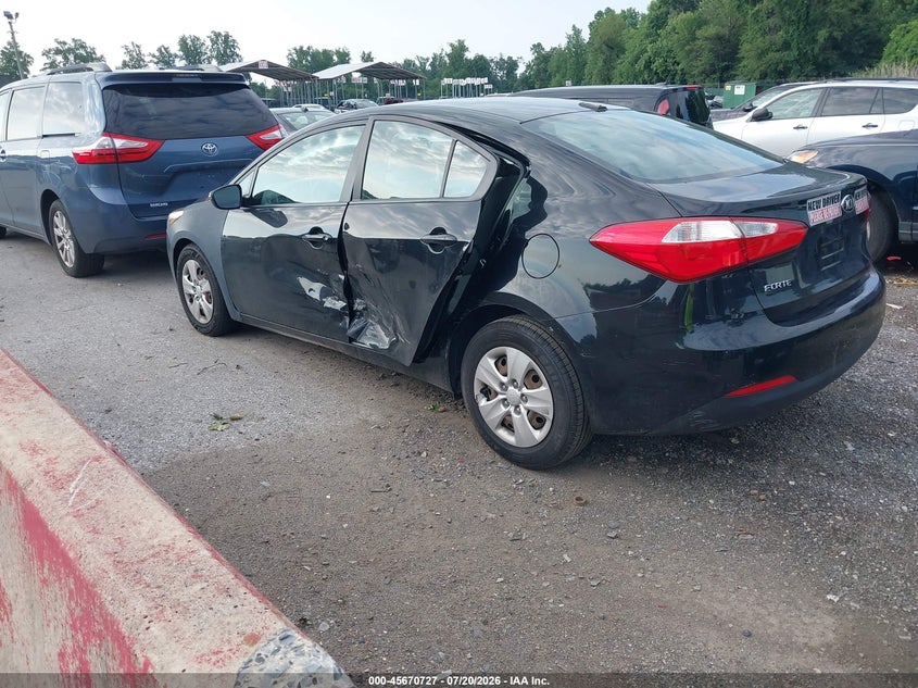 2015 Kia Forte VIN KNAFX4A60F5389196 IAAI salvage auction — NORMAL WEAR, Clear (Maryland), sold $950 on 2026-07-30 (photo 3)
