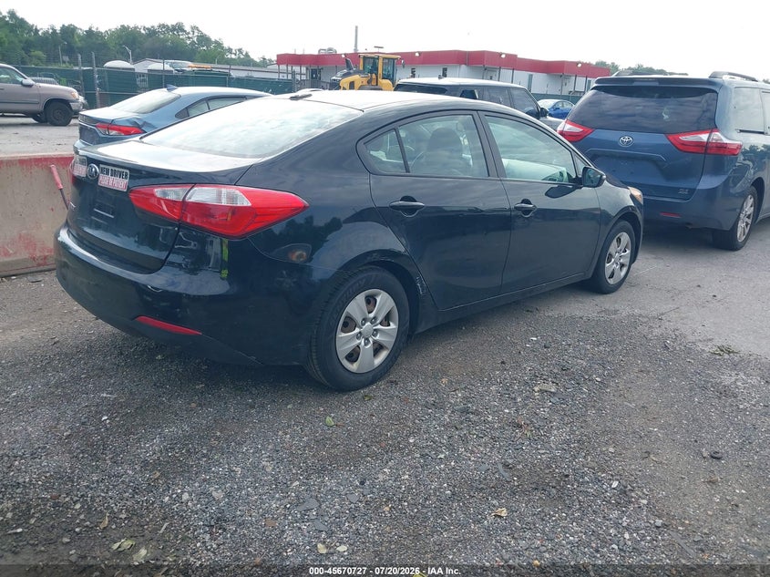2015 Kia Forte VIN KNAFX4A60F5389196 IAAI salvage auction — NORMAL WEAR, Clear (Maryland), sold $950 on 2026-07-30 (photo 4)