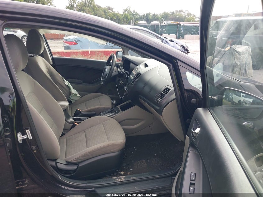 2015 Kia Forte VIN KNAFX4A60F5389196 IAAI salvage auction — NORMAL WEAR, Clear (Maryland), sold $950 on 2026-07-30 (photo 5)