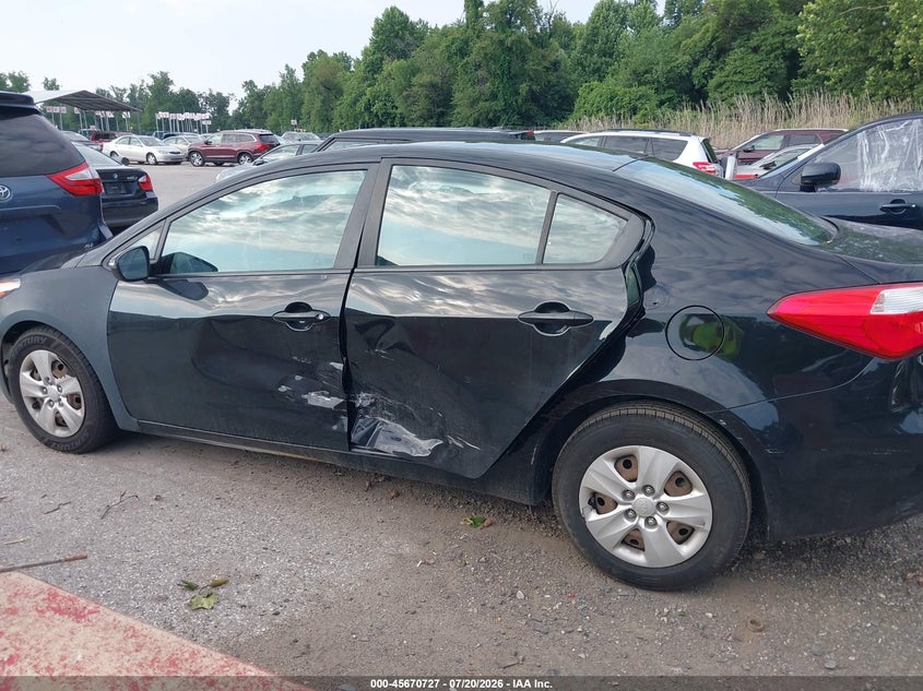 2015 Kia Forte VIN KNAFX4A60F5389196 IAAI salvage auction — NORMAL WEAR, Clear (Maryland), sold $950 on 2026-07-30 (photo 6)