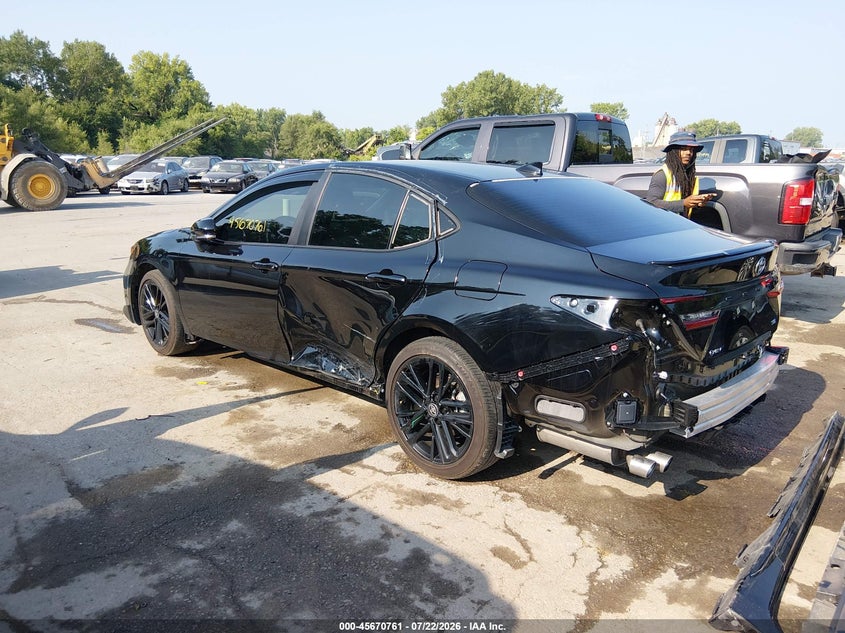 2025 Toyota Camry VIN 4T1DAACK0SU202572 IAAI salvage auction — SIDE, Salvage Title, sold $14,100 on 2026-08-06 (photo 3)