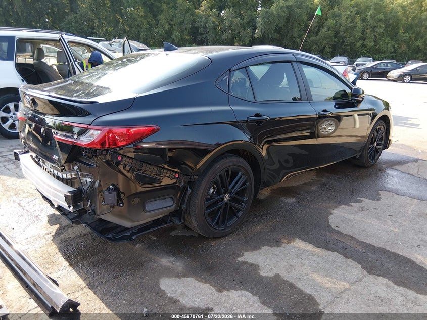 2025 Toyota Camry VIN 4T1DAACK0SU202572 IAAI salvage auction — SIDE, Salvage Title, sold $14,100 on 2026-08-06 (photo 4)