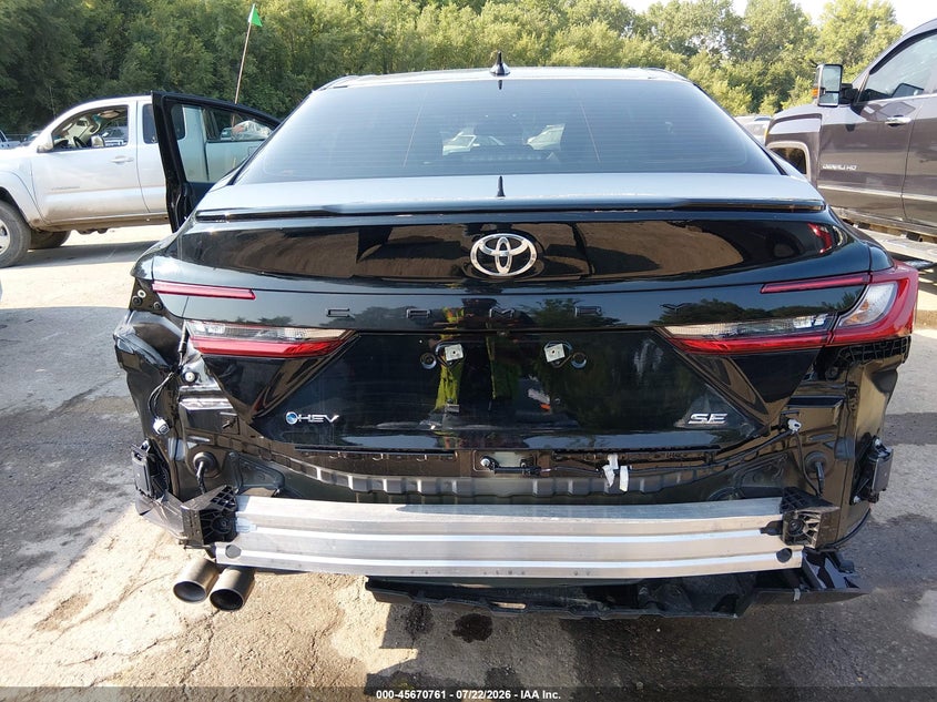 2025 Toyota Camry VIN 4T1DAACK0SU202572 IAAI salvage auction — SIDE, Salvage Title, sold $14,100 on 2026-08-06 (photo 6)