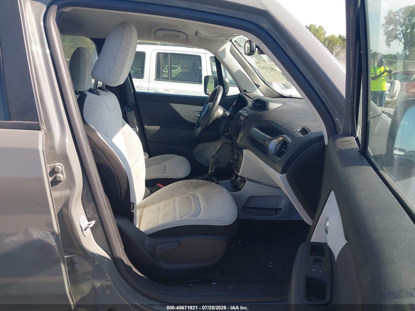 2022 Jeep Renegade VIN ZACNJDB13NPN63087 IAAI salvage auction — FRONT END, Salvage (Iowa), sold $2,100 on 2026-08-15 (photo 5)