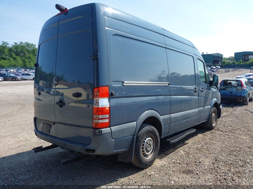 2018 Mercedes-benz Sprinter VIN WD3PE7CDXJP647080 IAAI salvage auction — FRONT END, Wait Title, sold $2,600 on 2026-07-31 (photo 4)