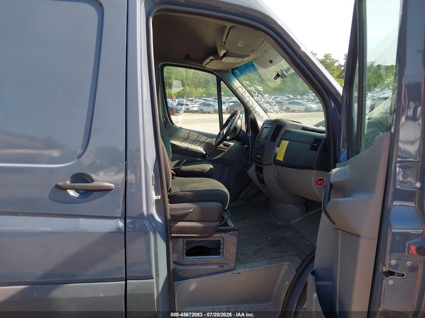 2018 Mercedes-benz Sprinter VIN WD3PE7CDXJP647080 IAAI salvage auction — FRONT END, Wait Title, sold $2,600 on 2026-07-31 (photo 5)