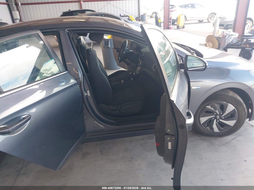 2017 Hyundai Ioniq hybrid VIN KMHC75LC8HU036532 IAAI salvage auction — NORMAL WEAR, Clear - Dealer Only (California), sold $25 on 2026-07-28 (photo 5)