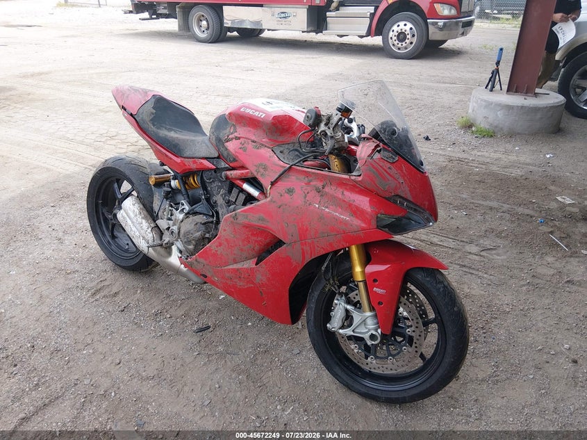 2020 Ducati Supersport VIN ZDMVABDS6LB009034 IAAI salvage auction — RIGHT SIDE, Salvage Title, sold $0 on 2026-09-16 (photo 1)
