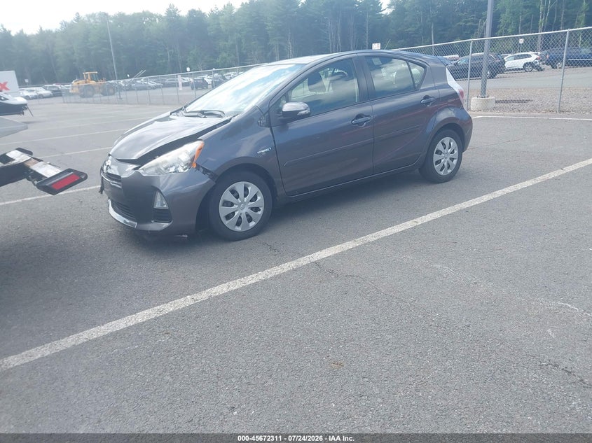 2013 Toyota Prius c VIN JTDKDTB30D1040424 IAAI salvage auction — NORMAL WEAR, Clear (New York), sold $25 on 2026-07-30 (photo 2)