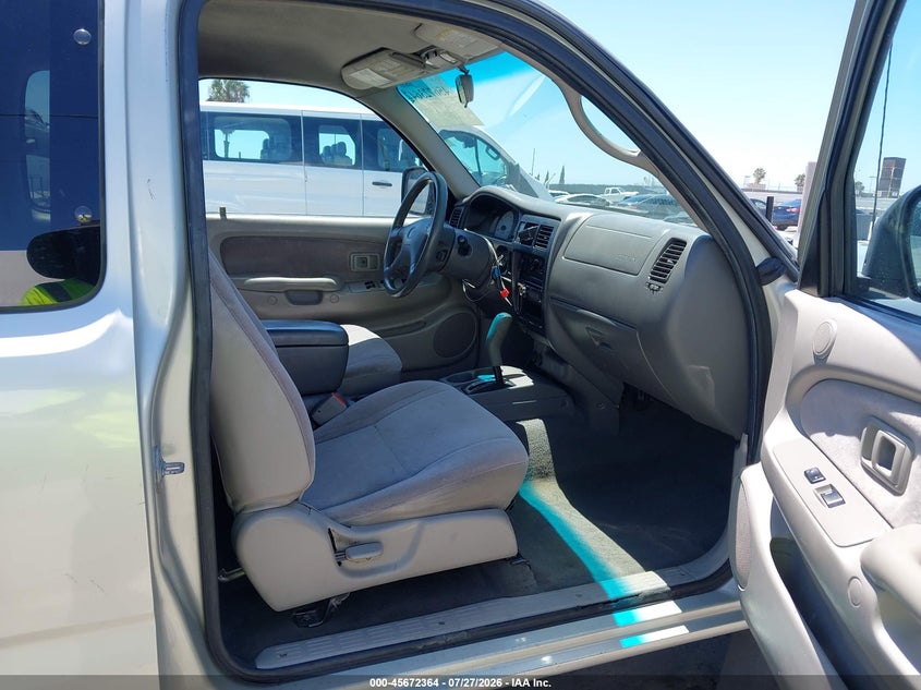 2001 Toyota Tacoma VIN 5TESM92N81Z843245 IAAI salvage auction — SIDE, Salvage (California), sold $3,150 on 2026-08-02 (photo 5)