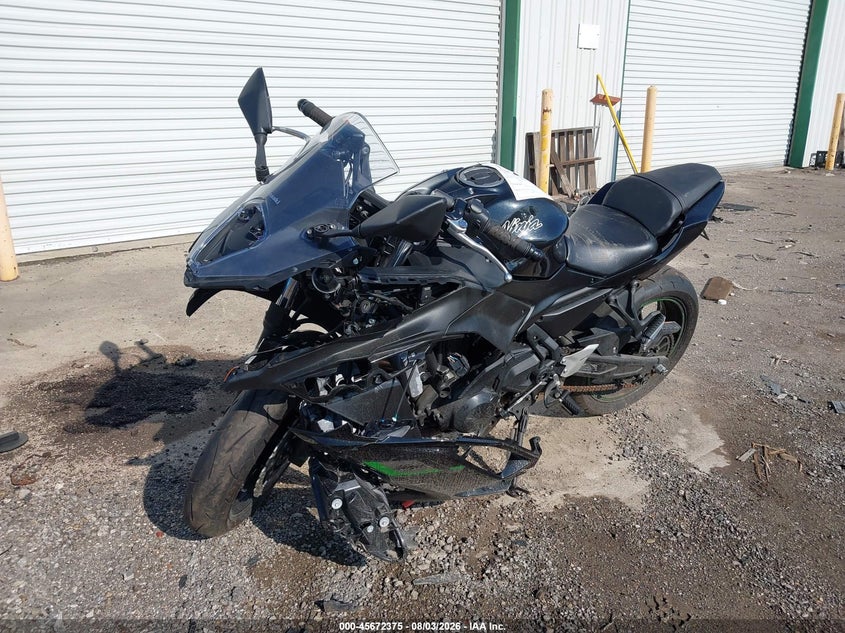 2025 Kawasaki Ninja VIN ML5EXER11SDAF6432 IAAI salvage auction — ROLLOVER, Salvage Title, sold $875 on 2026-09-03 (photo 2)