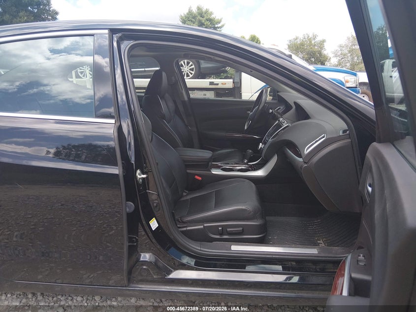 2017 Acura Tlx VIN 19UUB1F5XHA002320 IAAI salvage auction — REAR END, Salvage (Alabama), sold $2,100 on 2026-08-03 (photo 5)