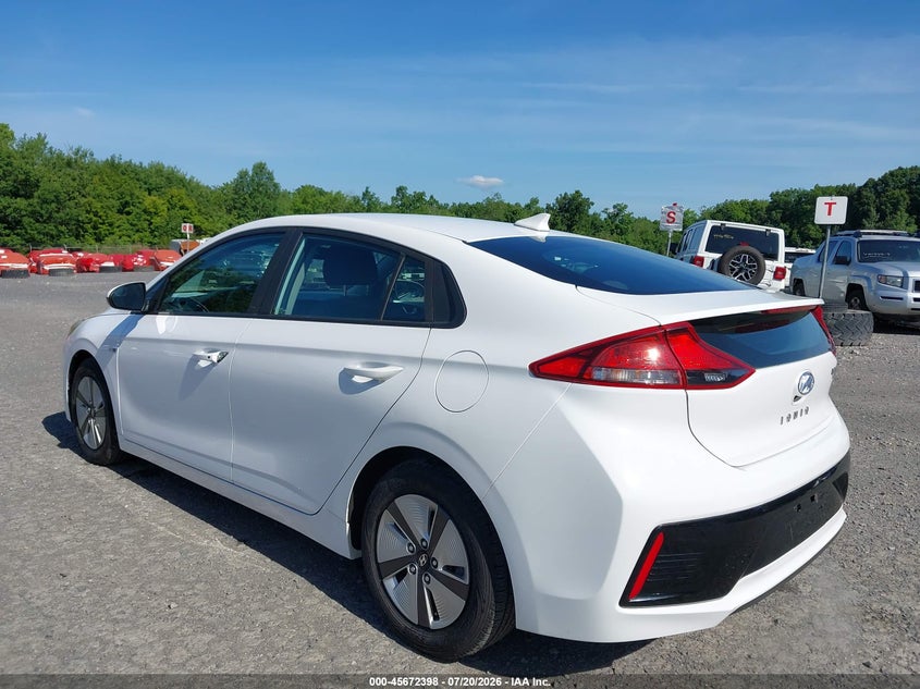 2018 Hyundai Ioniq hybrid VIN KMHC65LC4JU075613 IAAI salvage auction — NORMAL WEAR, Sf97 (New York), sold $7,075 on 2026-08-20 (photo 3)