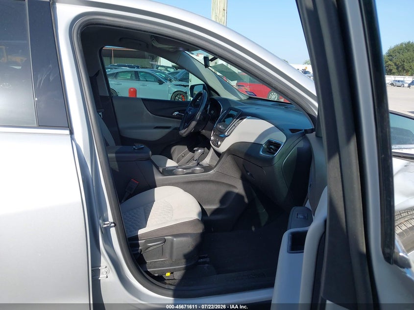 2019 Chevrolet Equinox VIN 2GNAXKEV2K6226428 IAAI salvage auction — SIDE, Salvage (Texas), sold $2,950 on 2026-08-03 (photo 5)