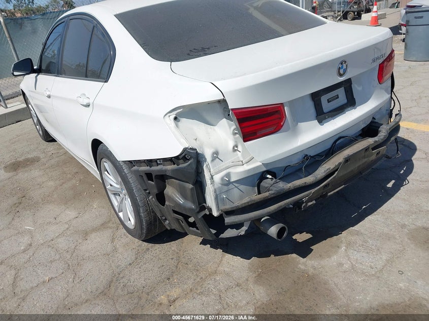 2016 BMW 3er VIN WBA8A9C51GK618824 IAAI salvage auction — REAR END, Salvage Title, sold $1,775 on 2026-08-12 (photo 6)