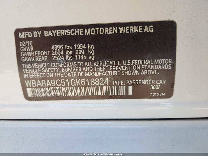 2016 BMW 3er VIN WBA8A9C51GK618824 IAAI salvage auction — REAR END, Salvage Title, sold $1,775 on 2026-08-12 (photo 9)