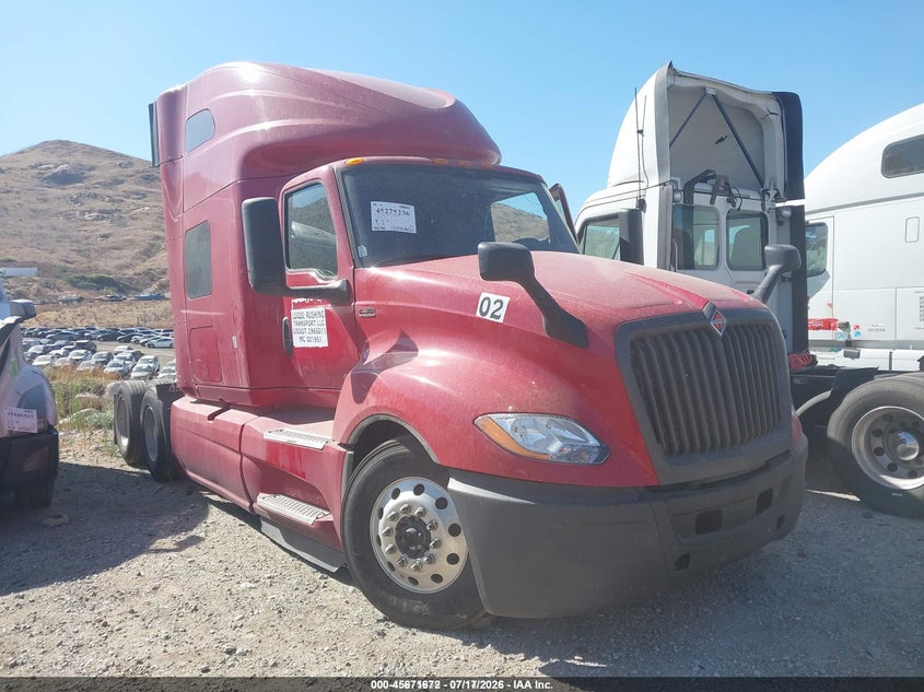 2021 International VIN 3HSDZAPR1MN102672 — IAAI salvage auction photo