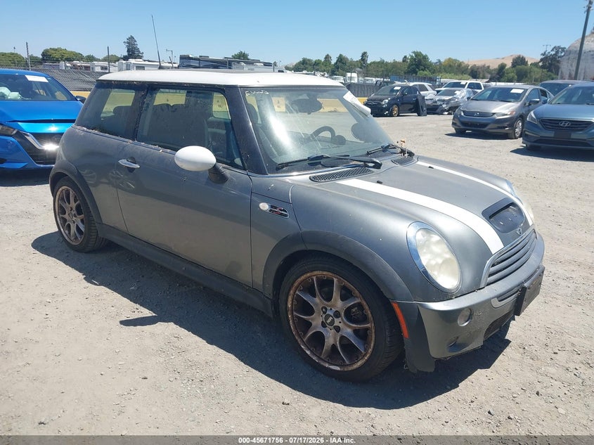 2006 Mini Cooper VIN WMWRE33566TJ39331 IAAI salvage auction — NORMAL WEAR, Clear - Dealer Only (California), sold $525 on 2026-08-15 (photo 1)