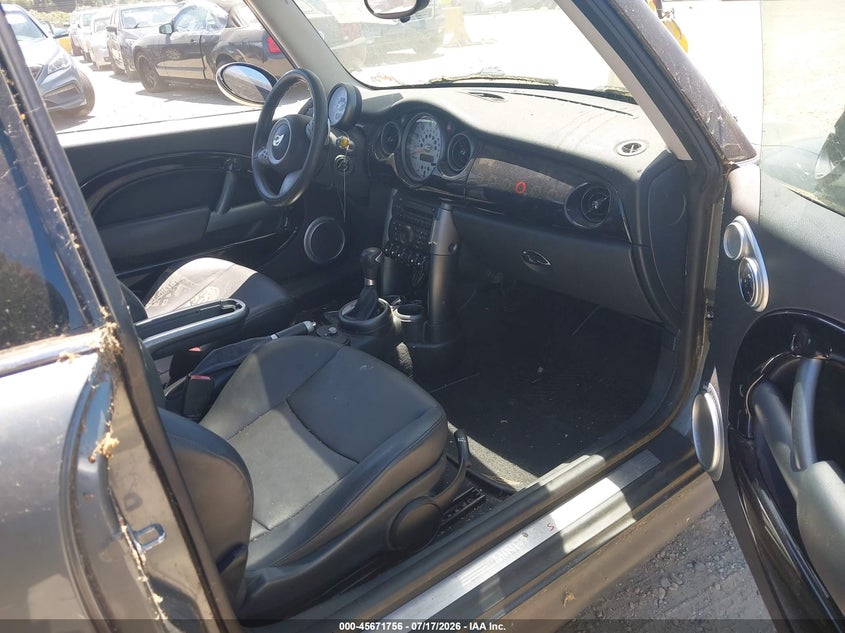 2006 Mini Cooper VIN WMWRE33566TJ39331 IAAI salvage auction — NORMAL WEAR, Clear - Dealer Only (California), sold $525 on 2026-08-15 (photo 5)