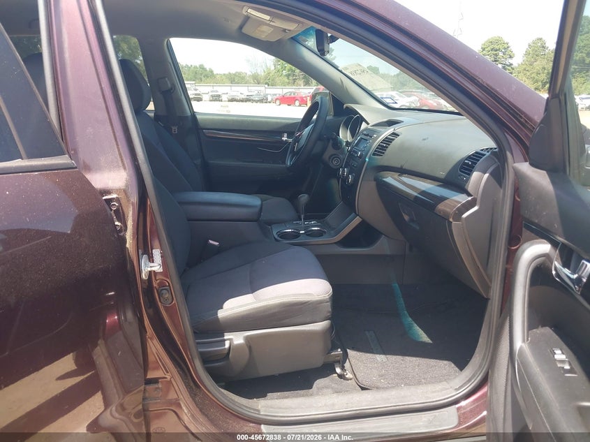 2011 Kia Sorento VIN 5XYKT4A11BG100815 IAAI salvage auction — NORMAL WEAR, Original (Texas), sold $25 on 2026-07-30 (photo 5)