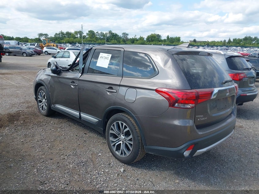 2017 Mitsubishi Outlander VIN JA4AD2A3XHZ066487 IAAI salvage auction — NORMAL WEAR, Clear (Illinois), sold $2,350 on 2026-08-01 (photo 3)