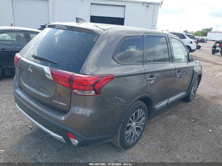 2017 Mitsubishi Outlander VIN JA4AD2A3XHZ066487 IAAI salvage auction — NORMAL WEAR, Clear (Illinois), sold $2,350 on 2026-08-01 (photo 4)