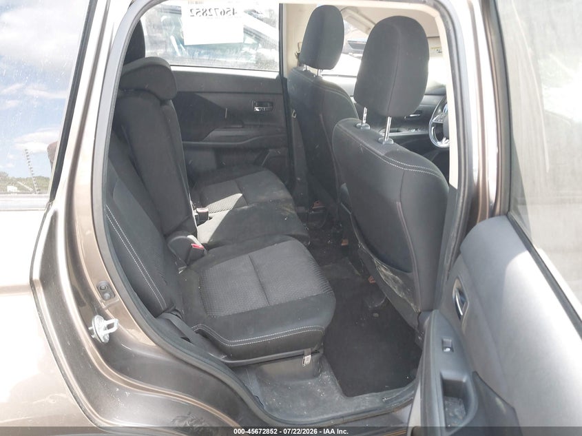 2017 Mitsubishi Outlander VIN JA4AD2A3XHZ066487 IAAI salvage auction — NORMAL WEAR, Clear (Illinois), sold $2,350 on 2026-08-01 (photo 8)