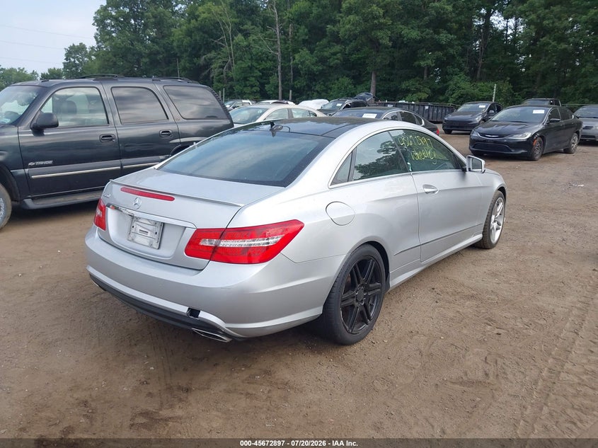 2010 Mercedes-benz E-class VIN WDDKJ7CB0AF034083 IAAI salvage auction — NORMAL WEAR, Clear (Virginia), sold $825 on 2026-08-12 (photo 4)