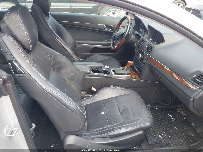 2010 Mercedes-benz E-class VIN WDDKJ7CB0AF034083 IAAI salvage auction — NORMAL WEAR, Clear (Virginia), sold $825 on 2026-08-12 (photo 5)
