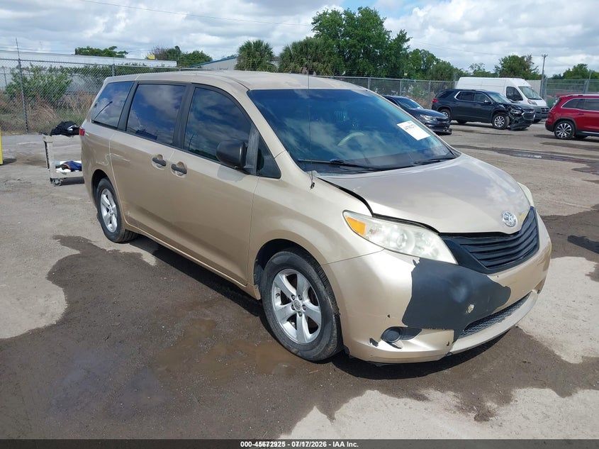2011 Toyota Sienna VIN 5TDZK3DC1BS019339 IAAI salvage auction — TRANSMISSION, Clear (Florida), sold $175 on 2026-07-29 (photo 1)