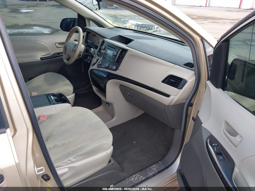 2011 Toyota Sienna VIN 5TDZK3DC1BS019339 IAAI salvage auction — TRANSMISSION, Clear (Florida), sold $175 on 2026-07-29 (photo 5)