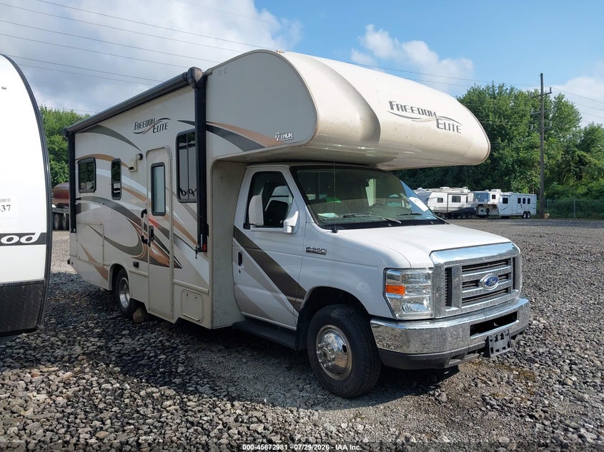 2017 Ford Econoline VIN 1FDWE3FS3HDC31657 — IAAI salvage auction photo