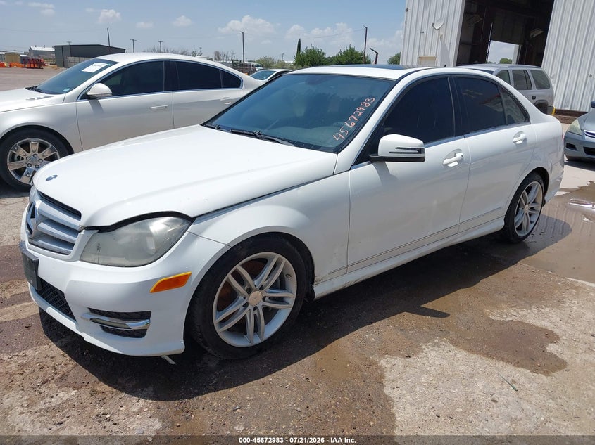 2013 Mercedes-benz C-klasse VIN WDDGF8AB8DR256728 IAAI salvage auction — NORMAL WEAR, Original (Texas), sold $700 on 2026-08-21 (photo 2)