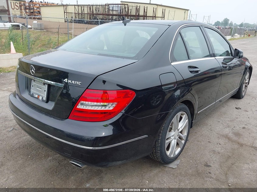 2013 Mercedes-benz C-klasse VIN WDDGF8AB7DR256784 IAAI salvage auction — NORMAL WEAR, Clear (Virginia), sold $925 on 2026-08-06 (photo 4)