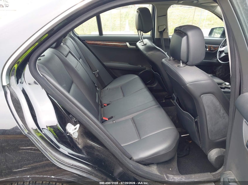 2013 Mercedes-benz C-klasse VIN WDDGF8AB7DR256784 IAAI salvage auction — NORMAL WEAR, Clear (Virginia), sold $925 on 2026-08-06 (photo 8)