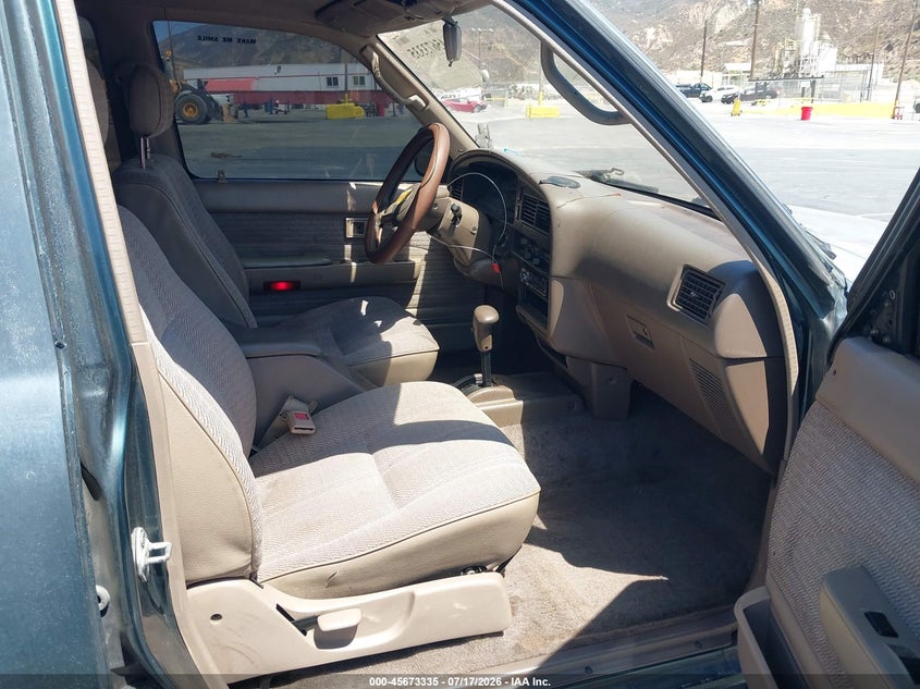 1994 Toyota 4runner VIN JT3VN29V8R0035937 IAAI salvage auction — NORMAL WEAR, Clear - Dealer Only (California), sold $1,625 on 2026-07-29 (photo 5)