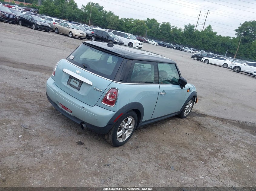 2013 Mini Hard top VIN WMWSU3C52DT682838 IAAI salvage auction — FRONT END, Salvage (Pennsylvania), sold $750 on 2026-08-14 (photo 4)