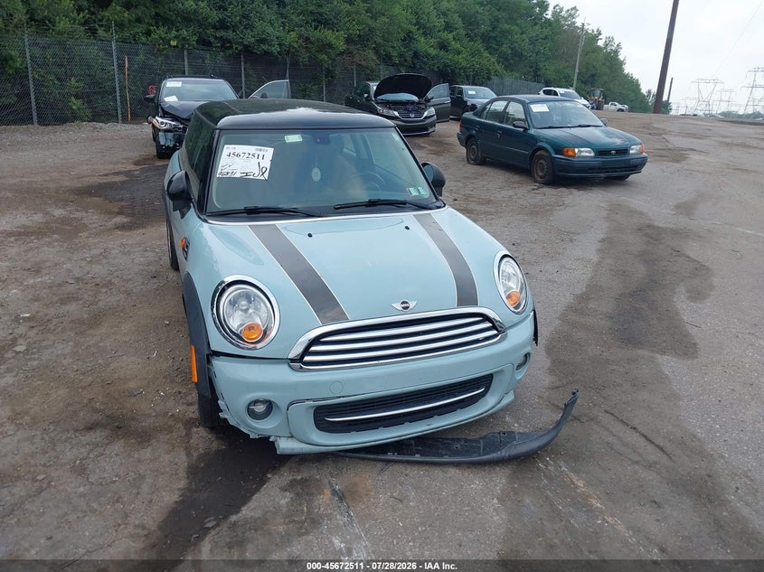 2013 Mini Hard top VIN WMWSU3C52DT682838 IAAI salvage auction — FRONT END, Salvage (Pennsylvania), sold $750 on 2026-08-14 (photo 6)