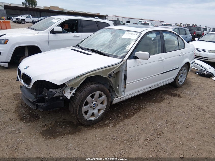 2004 BMW 3 series VIN WBAAZ33414KP89020 IAAI salvage auction — LEFT FRONT, Salvage (California), sold $950 on 2026-08-10 (photo 2)